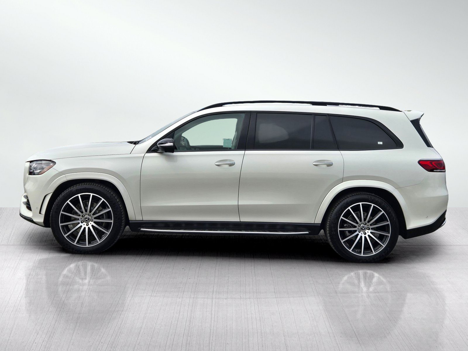 Used 2023 Mercedes-Benz GLS 450 4MATIC image 7