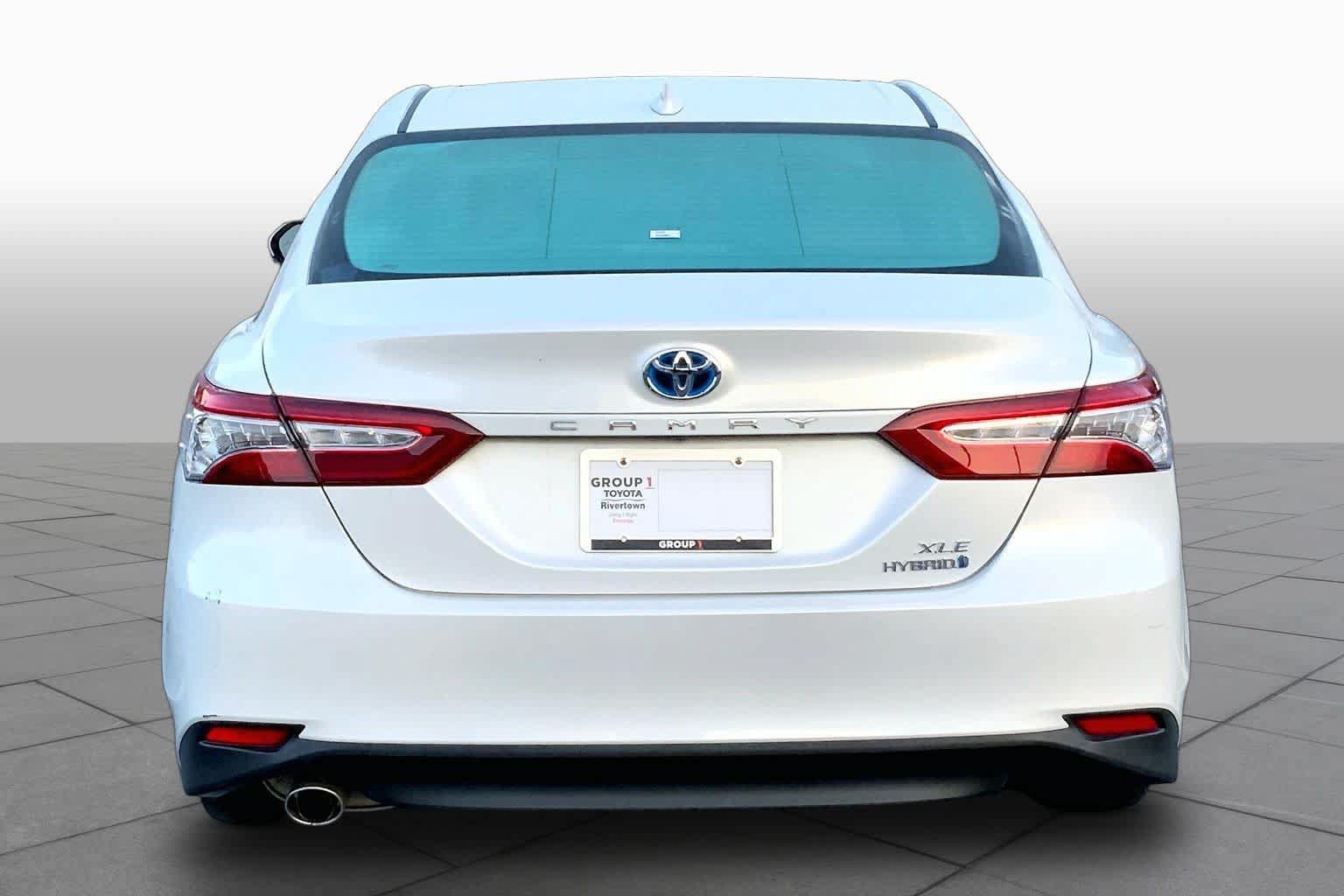 Used 2020 Toyota Camry XLE w/ Sunroof Package FWD image 5