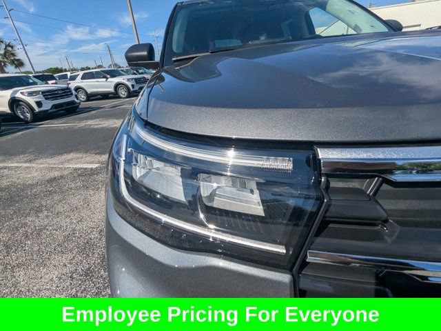 New 2026 Ford Explorer Active RWD image 11
