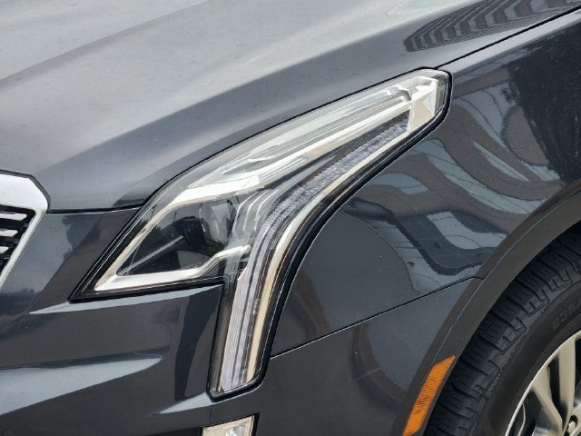 Used 2022 Cadillac XT5 Premium Luxury w/ Technology Package AWD/4WD image 9