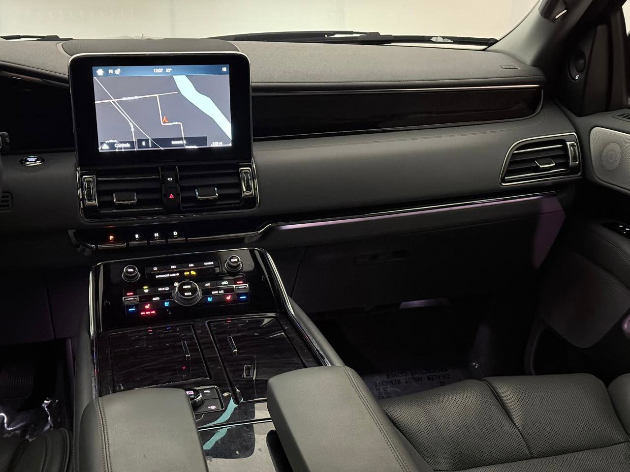 Used 2019 Lincoln Navigator Reserve image 28