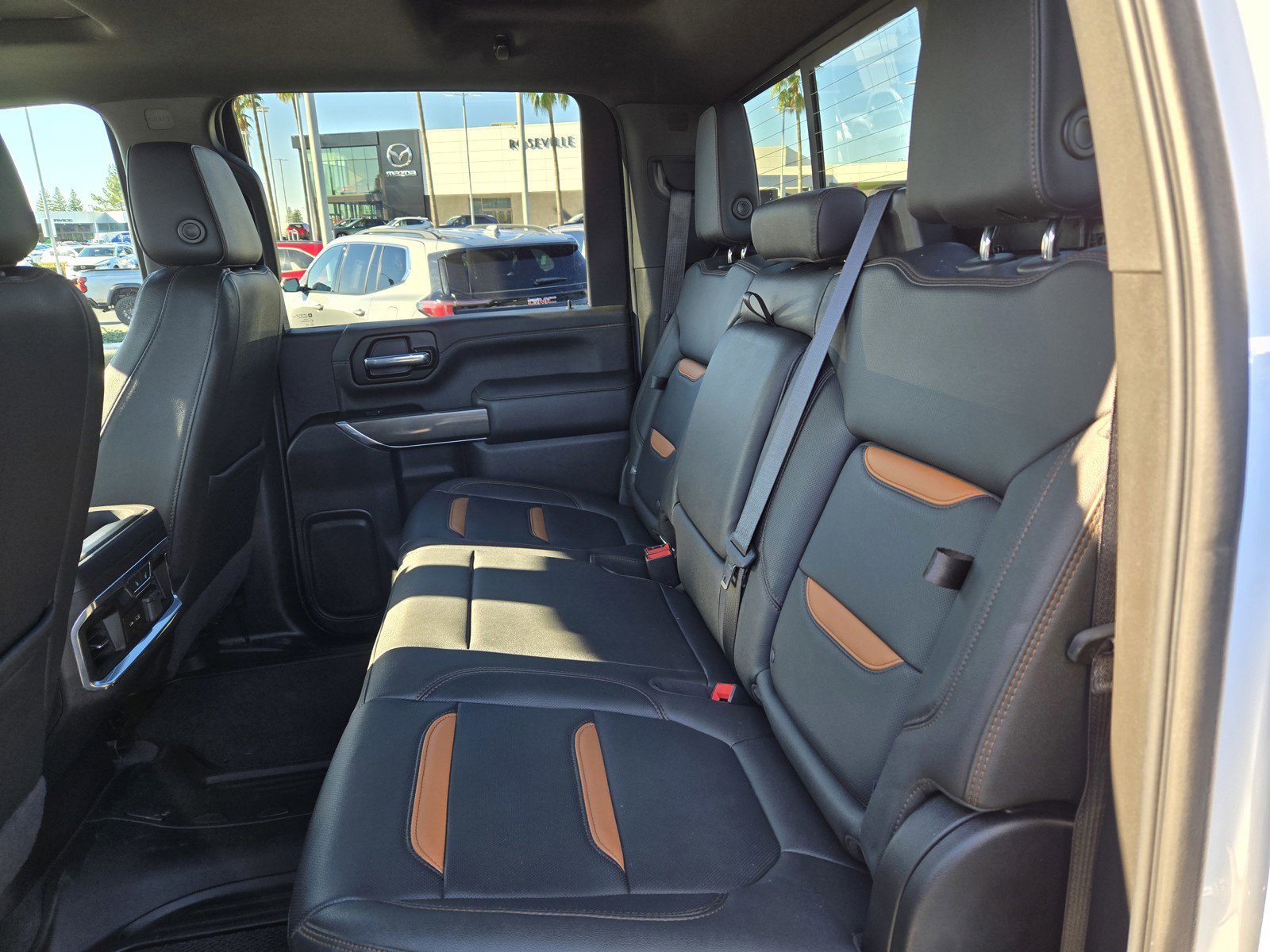 Used 2022 GMC Sierra 2500 AT4 w/ AT4 Premium Plus Package image 9