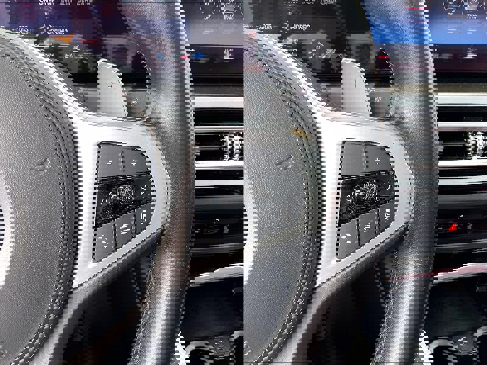 Used 2023 BMW 330i Sedan w/ M Sport Package RWD image 19