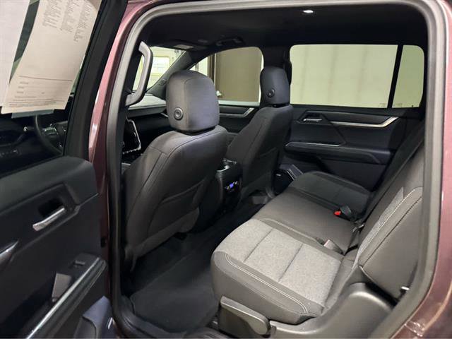 Used 2025 GMC Acadia Elevation AWD/4WD image 14