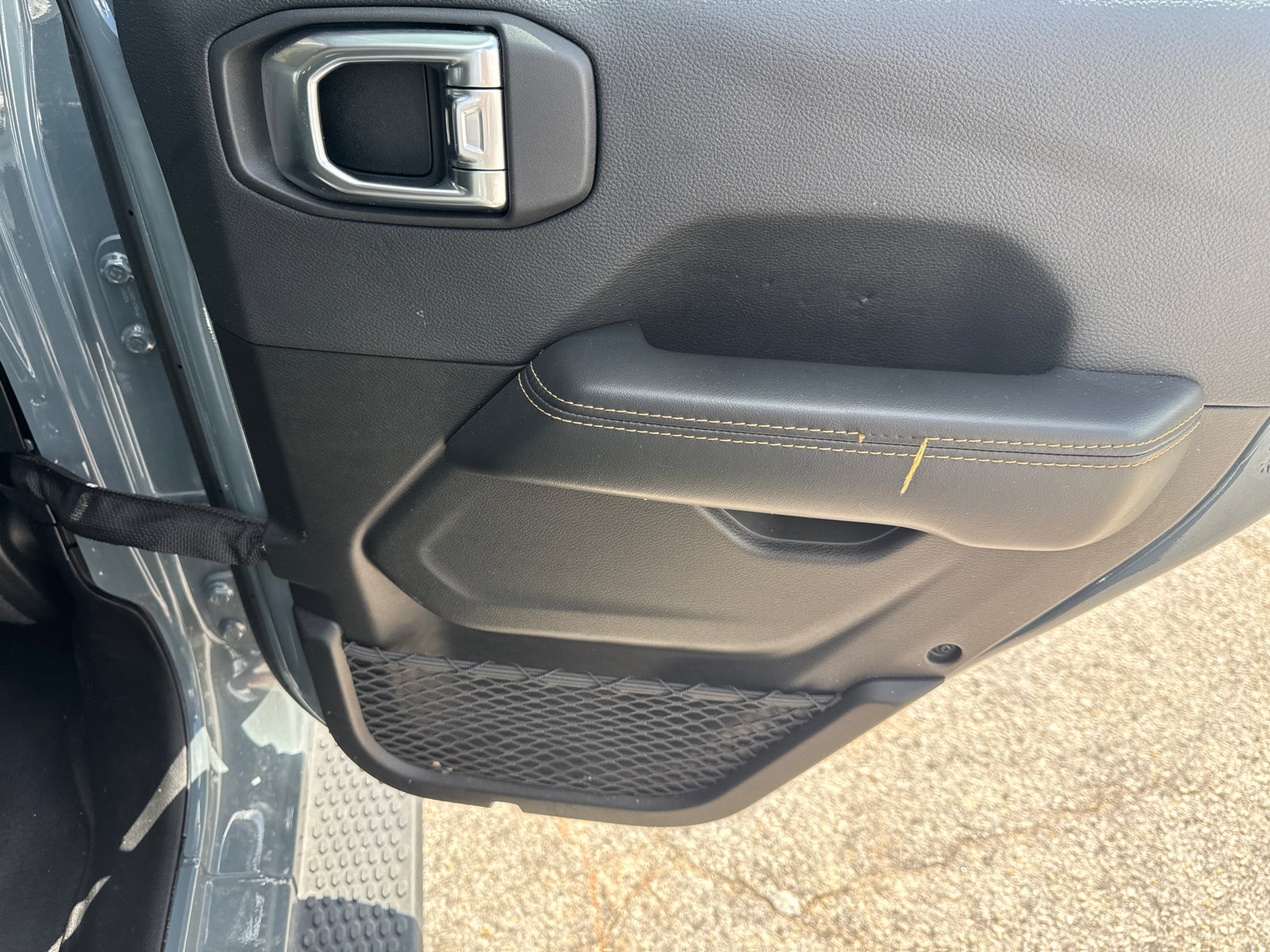 Used 2025 Jeep Wrangler Sahara image 16