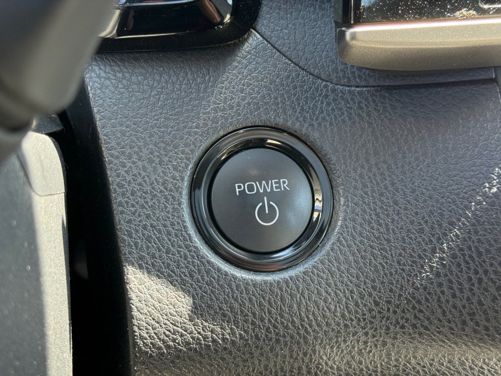Used 2025 Toyota Camry XLE AWD/4WD image 28
