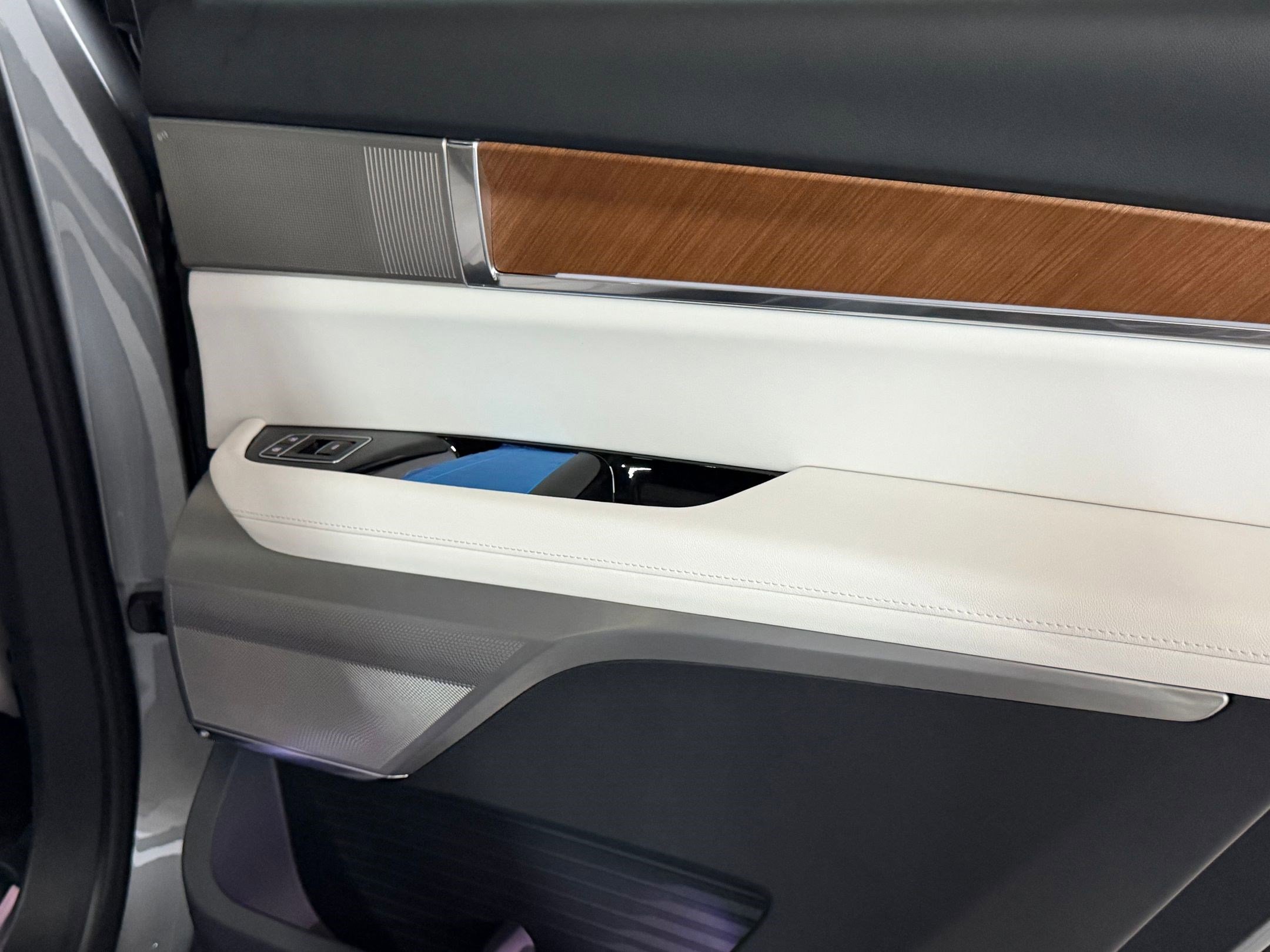 New 2026 Cadillac Vistiq Sport image 47