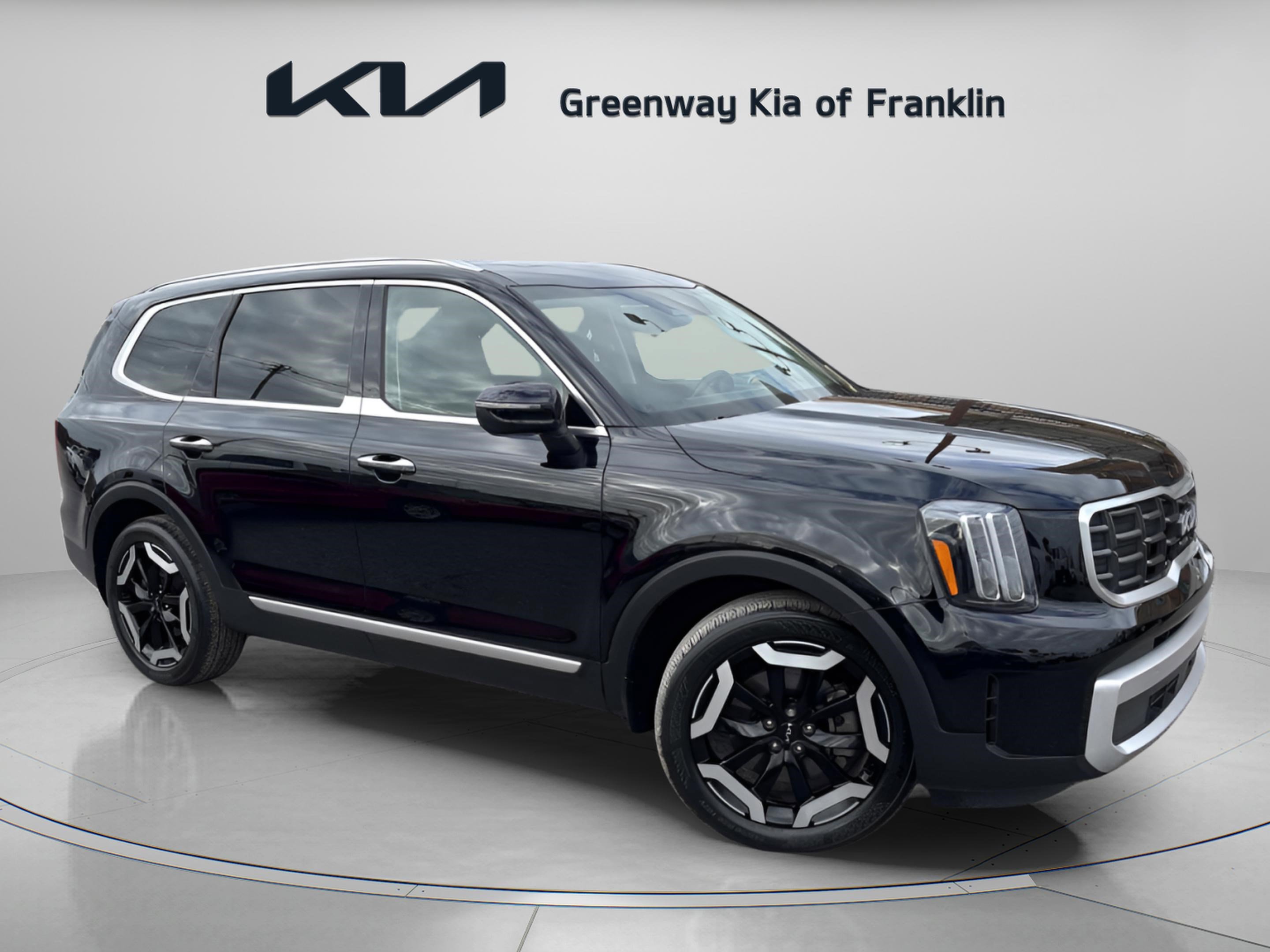 Used 2024 Kia Telluride S w/ S Sunroof Package