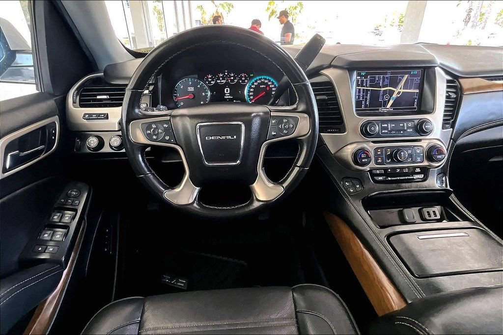 Used 2020 GMC Yukon XL Denali w/ Denali Ultimate Package AWD/4WD image 8