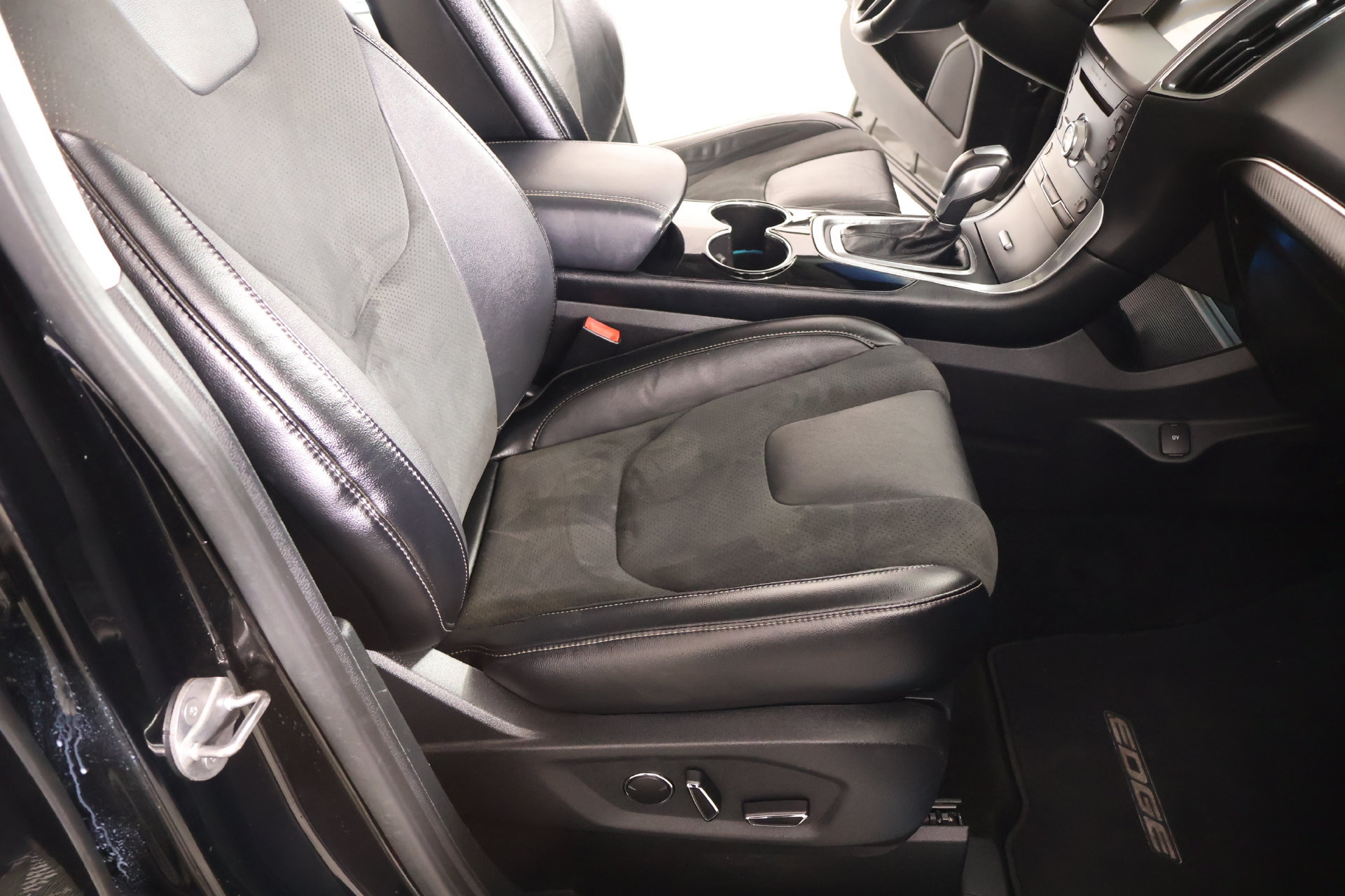Used 2018 Ford Edge Sport w/ Technology Package AWD/4WD image 14