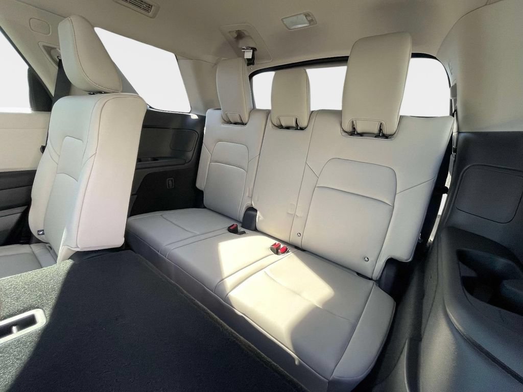 New 2026 Nissan Pathfinder SL FWD image 12