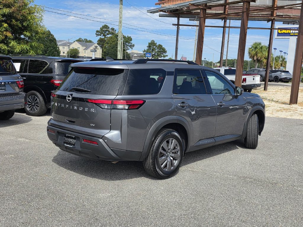Used 2024 Nissan Pathfinder SV FWD image 5