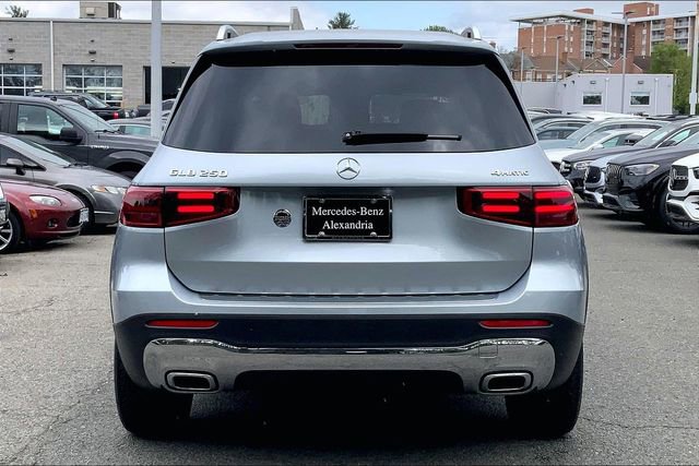 Used 2026 Mercedes-Benz GLB 250 4MATIC image 3