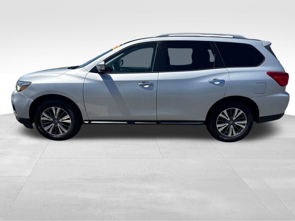 Used 2017 Nissan Pathfinder SV FWD image 2