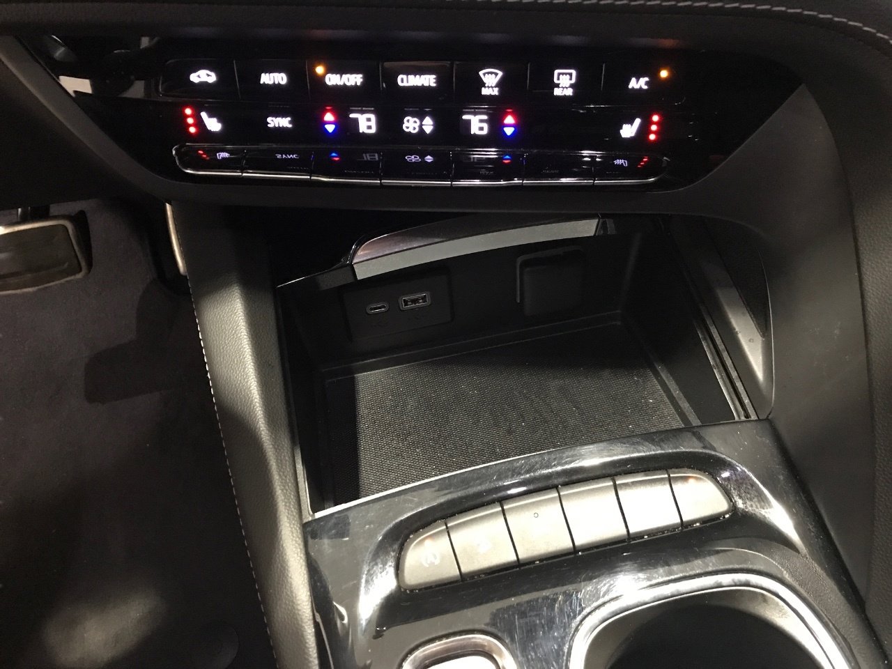 Certified 2023 Buick Envision Preferred w/ Sport Touring Package image 18