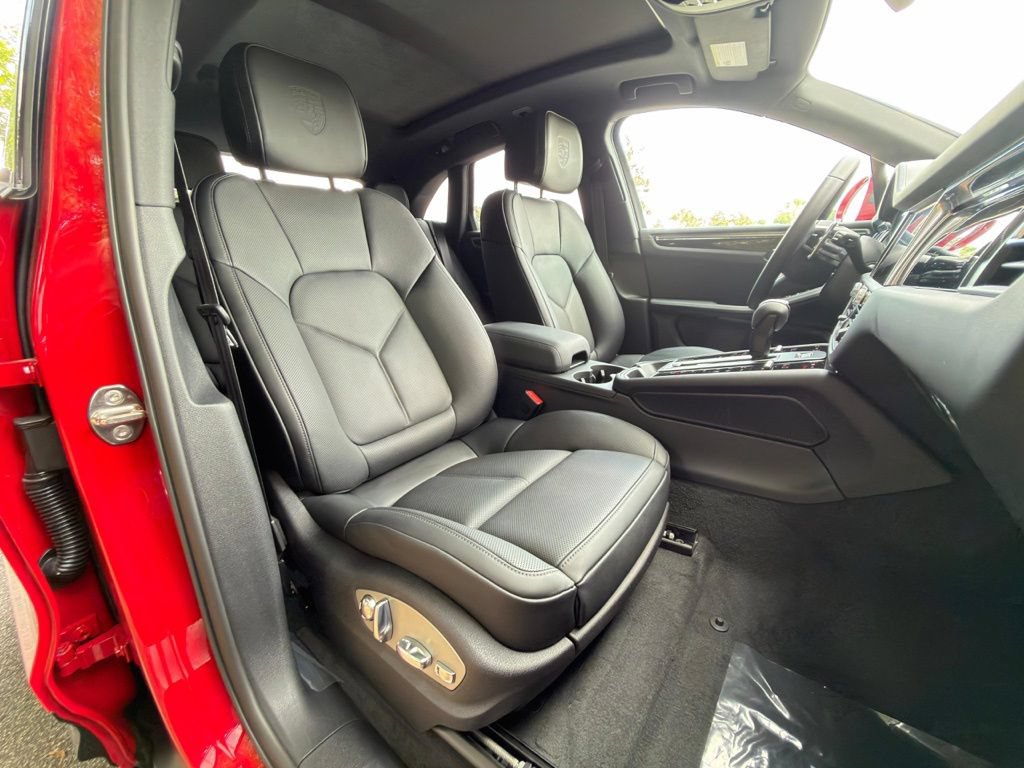 New 2026 Porsche Macan AWD/4WD image 19