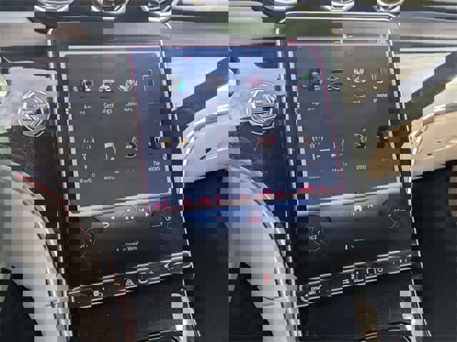 Used 2023 Mercedes-Benz C 300 4MATIC Sedan w/ Exclusive Trim Package image 27