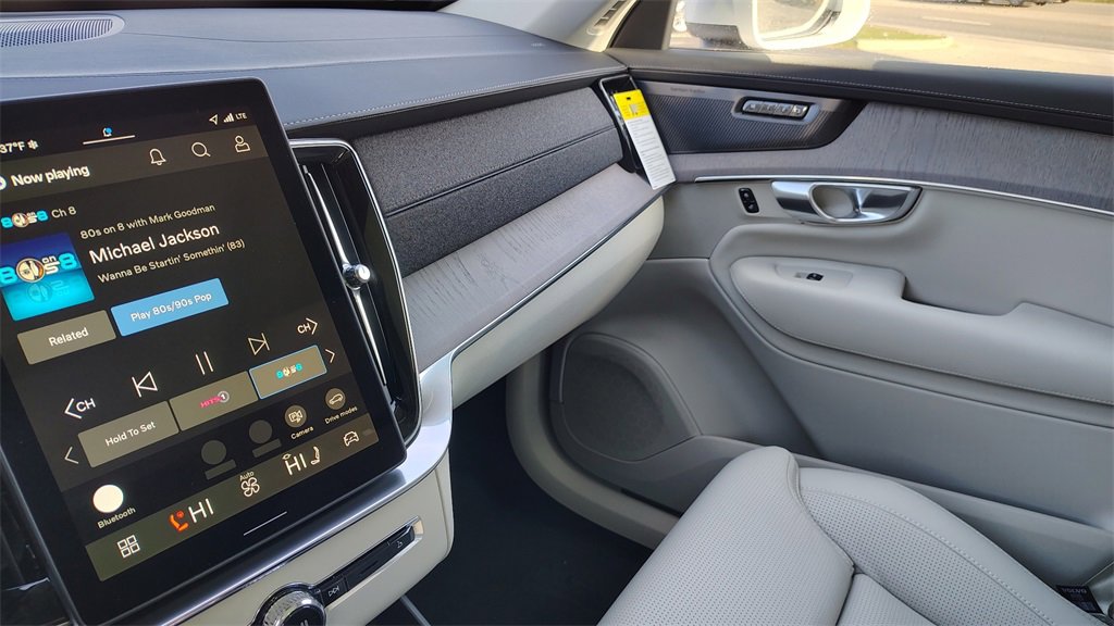 New 2026 Volvo XC90 B6 Ultra image 26