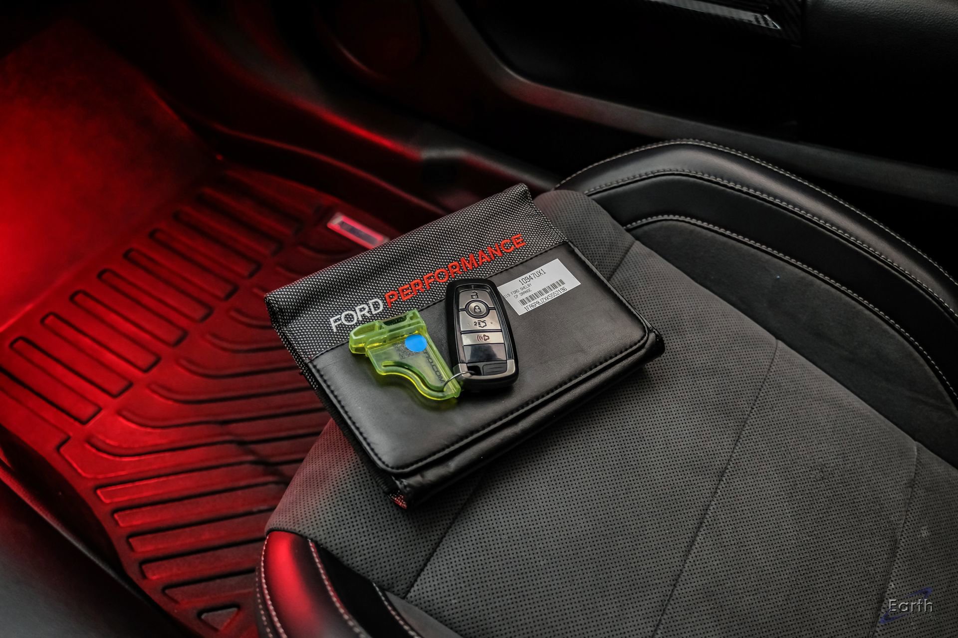 Used 2019 Ford Mustang Shelby GT350 w/ Technology Package RWD image 89