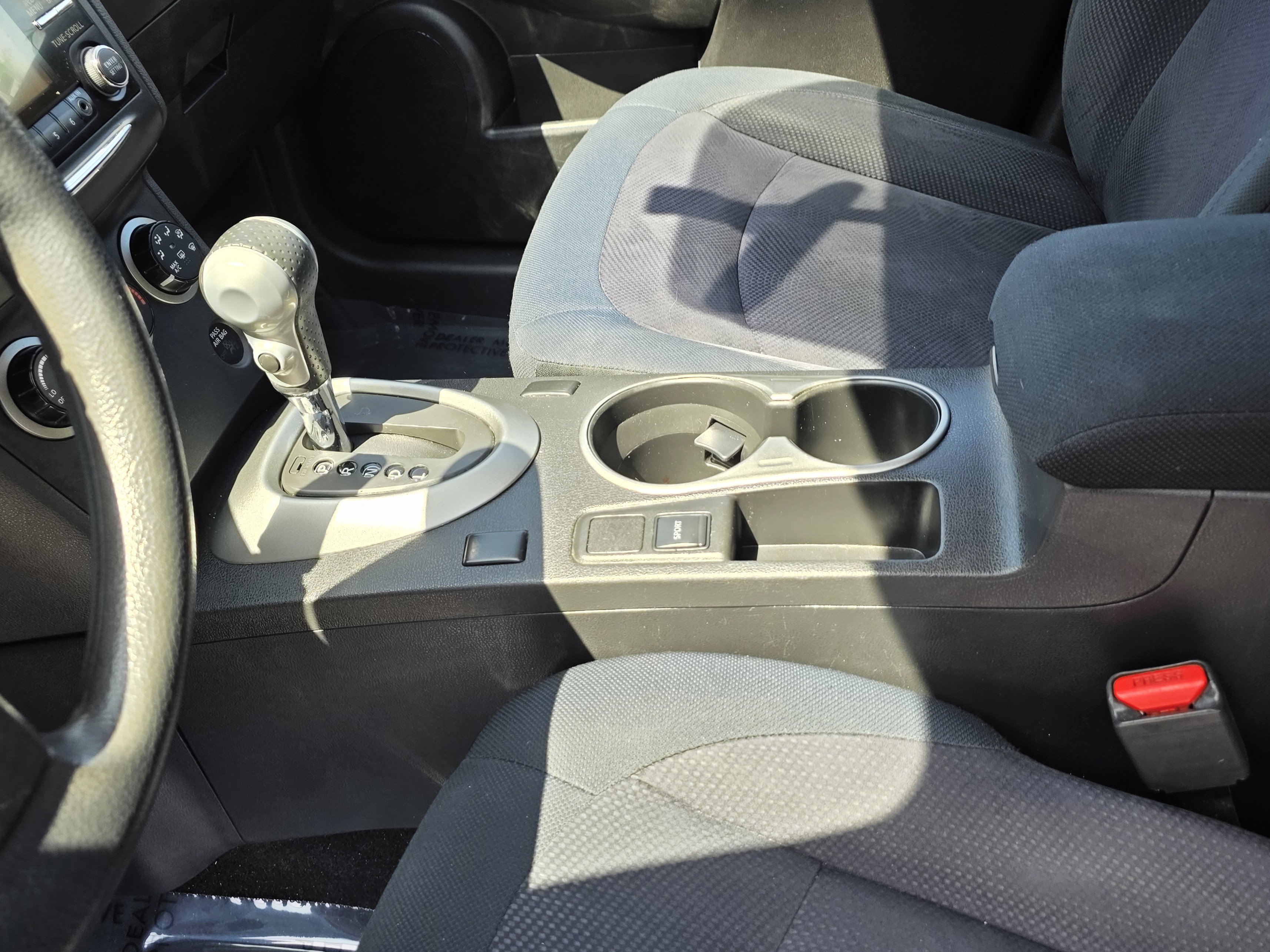 Used 2015 Nissan Rogue S w/ Convenience Package FWD image 13