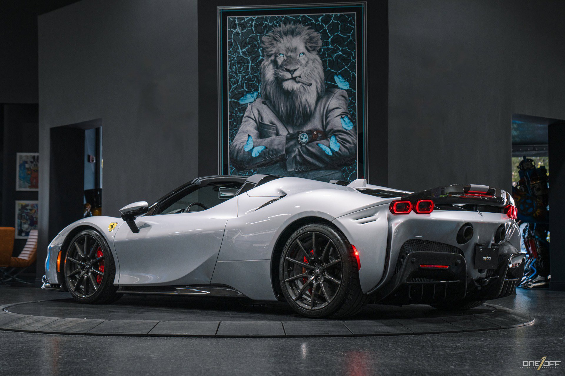 Used 2022 Ferrari SF90 Spider image 9