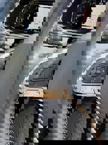 Certified 2025 Volkswagen Taos SEL image 18