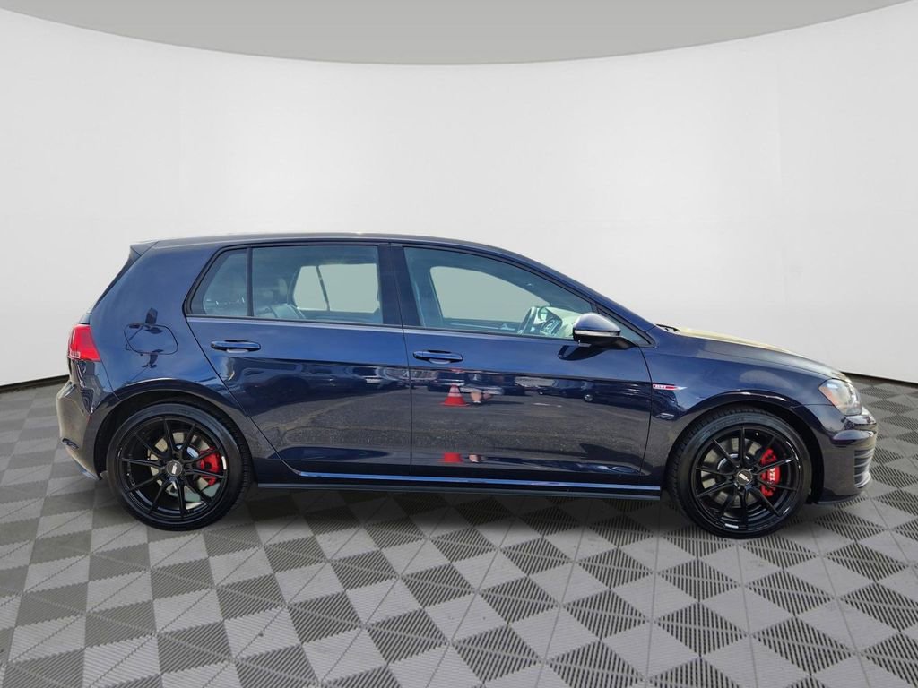 Used 2017 Volkswagen GTI SE image 6