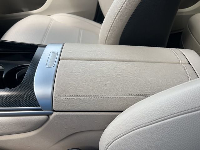 Used 2025 Mercedes-Benz GLC 300 4MATIC image 38