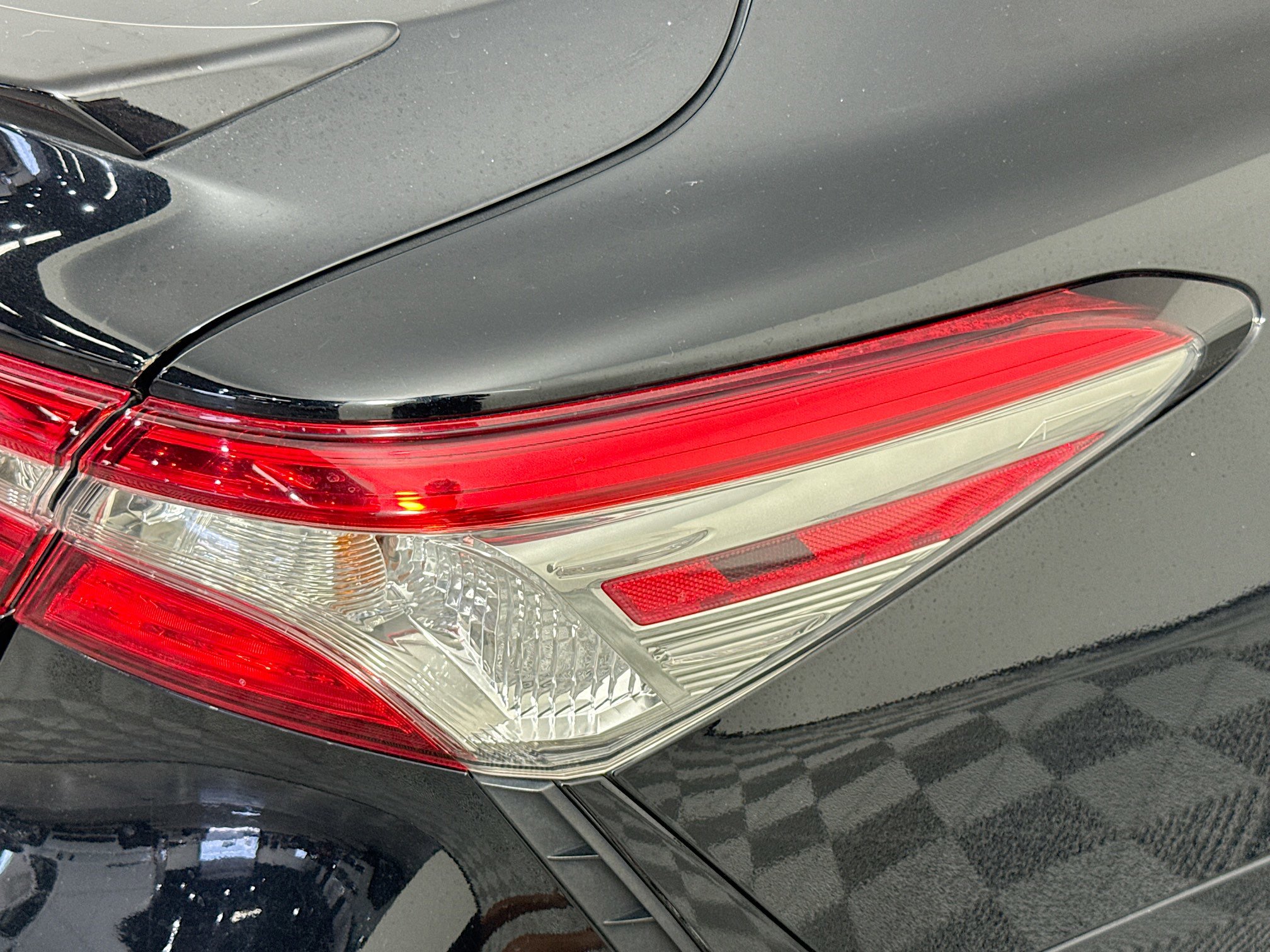 Used 2019 Toyota Camry SE FWD image 32