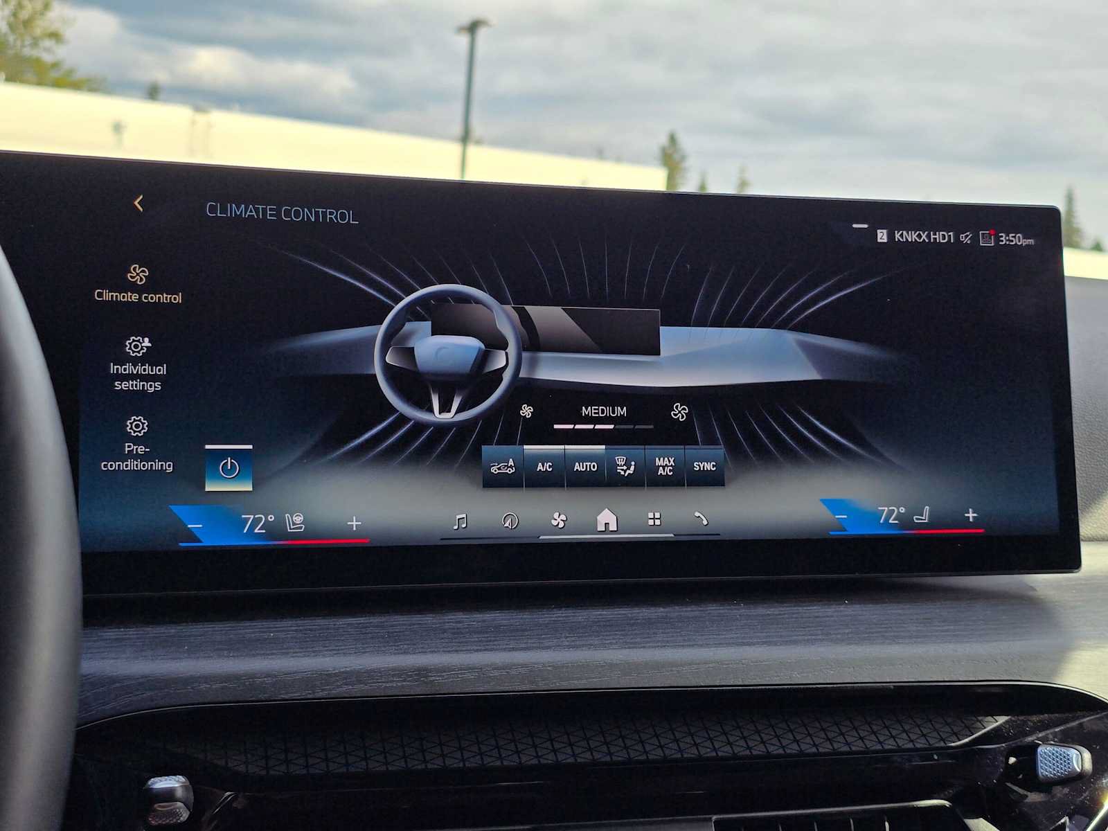 Used 2025 BMW i4 xDrive40i w/ M Sport Package AWD/4WD image 28