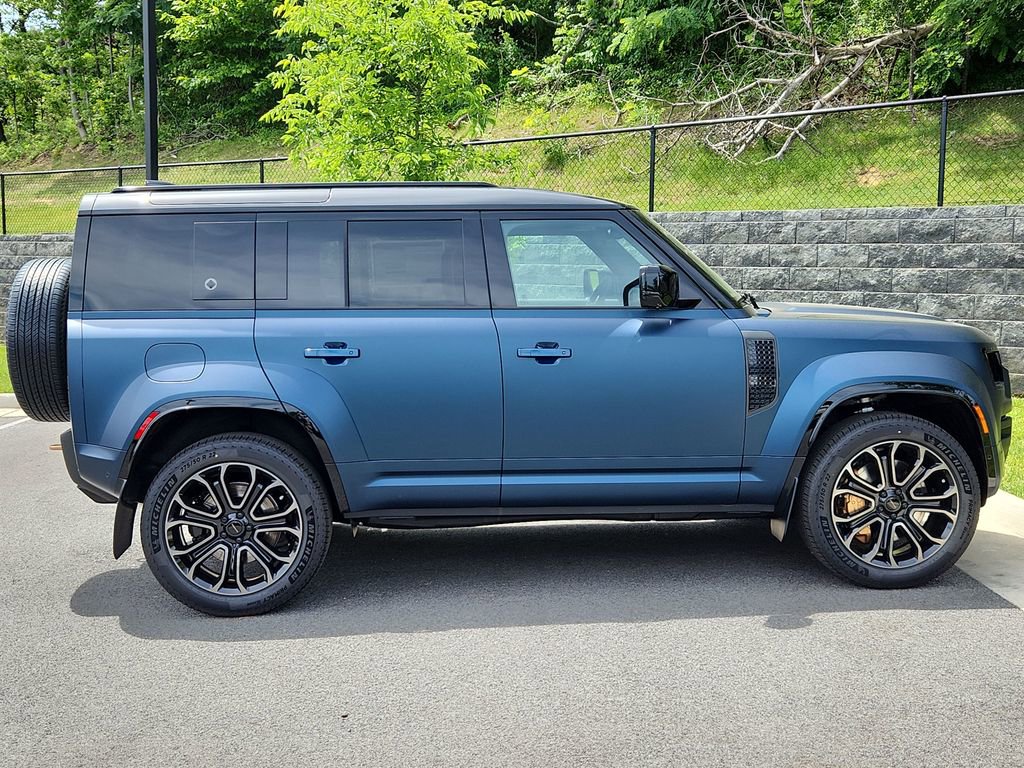 New 2026 Land Rover Defender 110 OCTA AWD/4WD image 11