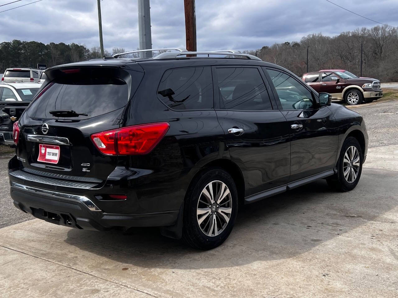 Used 2017 Nissan Pathfinder SL w/ SL Premium Package image 6