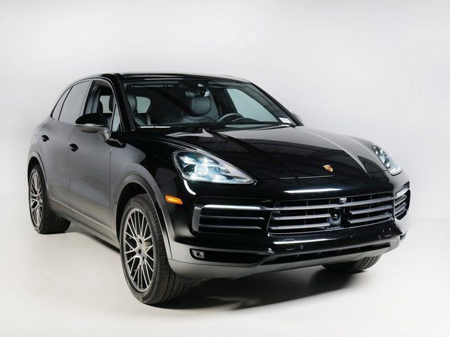 Certified 2023 Porsche Cayenne Platinum Edition image 7