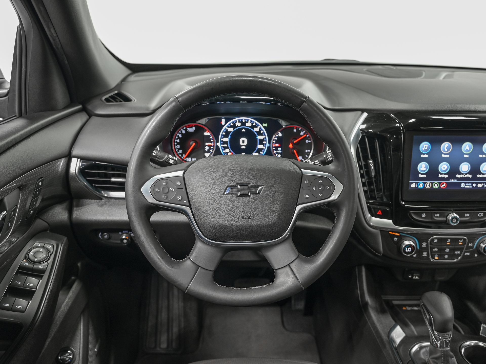 Used 2024 Chevrolet Traverse Premier w/ Redline Edition AWD/4WD image 17