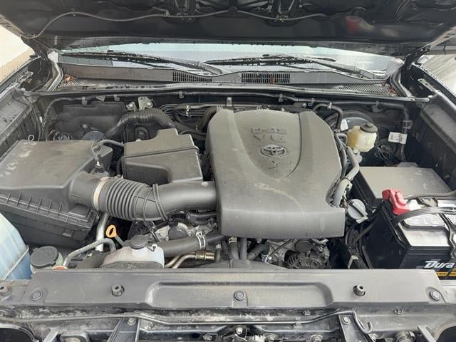 Used 2021 Toyota Tacoma SR5 AWD/4WD image 13