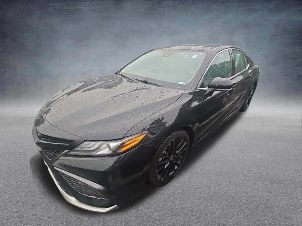 Used 2022 Toyota Camry XSE FWD image 4