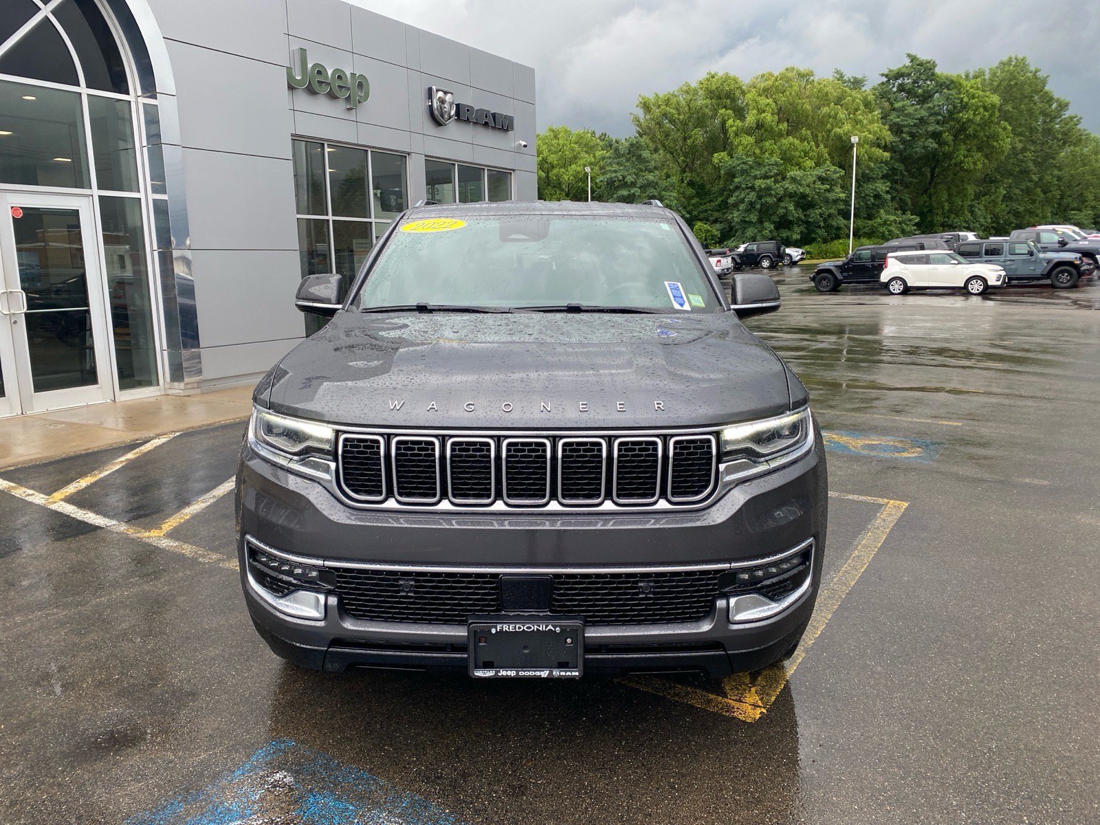 Used 2022 Jeep Wagoneer Series I AWD/4WD image 8