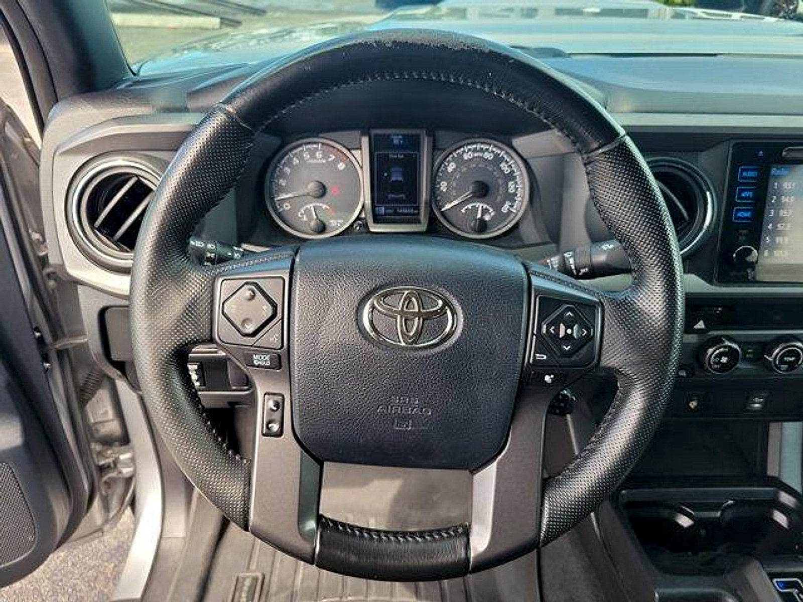 Used 2016 Toyota Tacoma TRD Sport w/ Towing Package RWD image 26