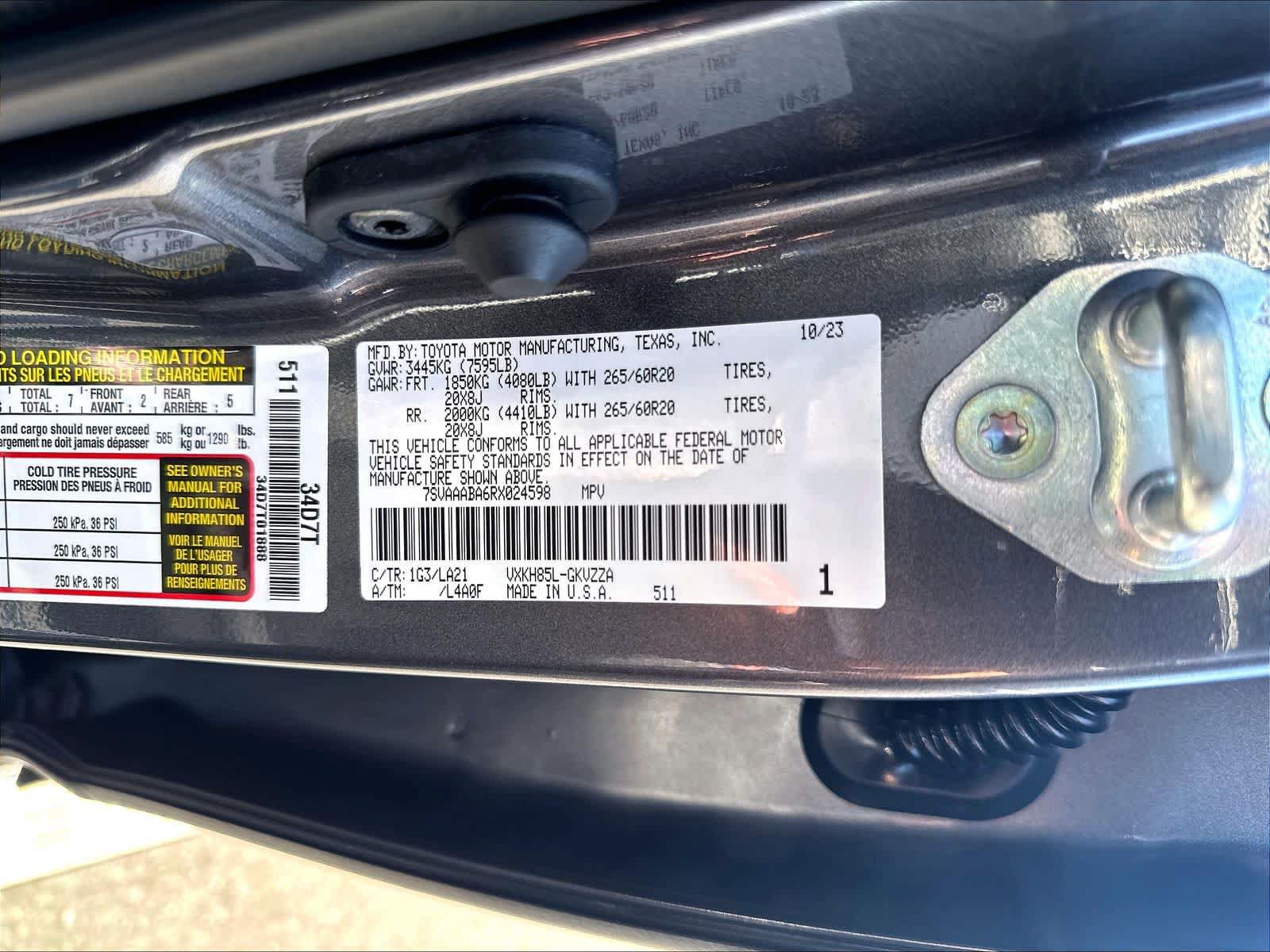 Used 2024 Toyota Sequoia Platinum AWD/4WD image 22