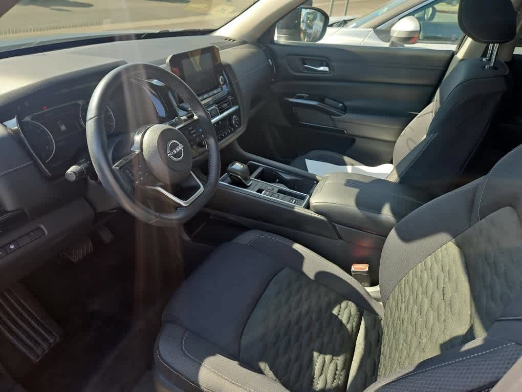 Used 2022 Nissan Pathfinder SV FWD image 15