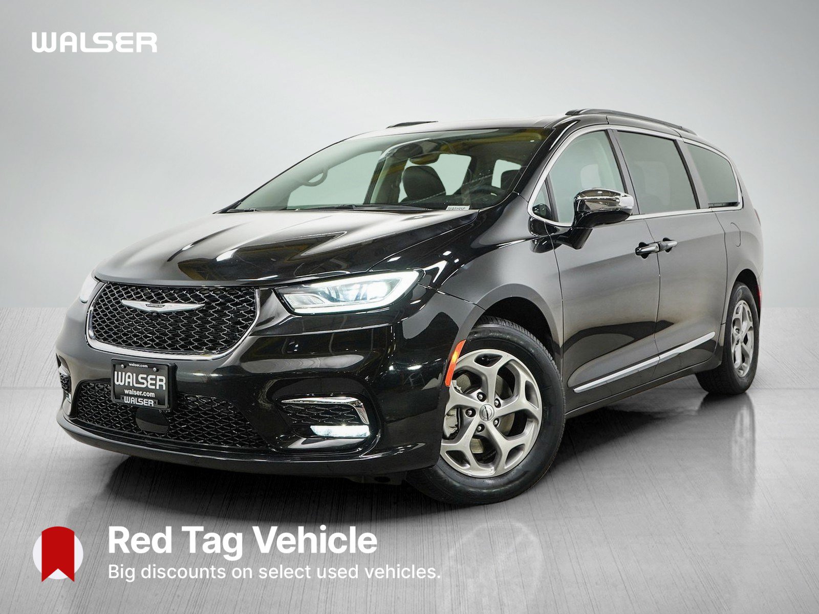Used 2023 Chrysler Pacifica Limited FWD image 1