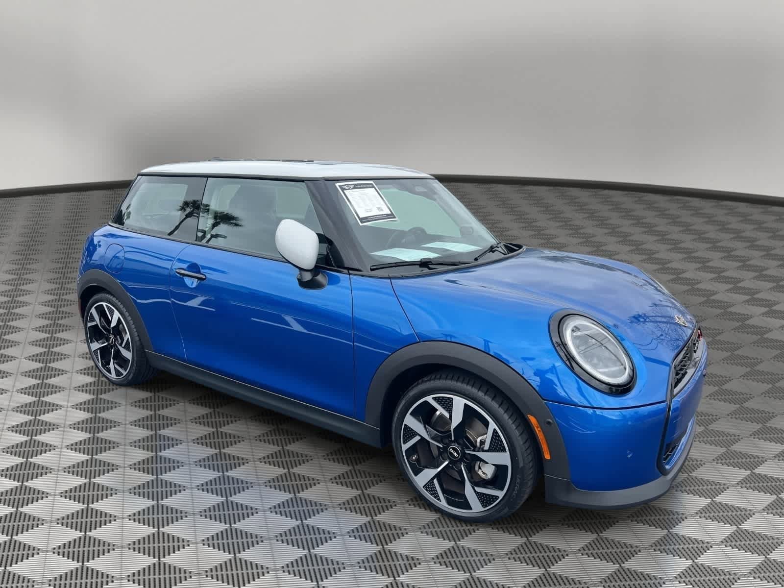 Used 2025 MINI Cooper S FWD video 1