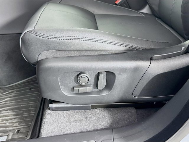 Used 2026 Land Rover Range Rover Velar Dynamic SE image 22