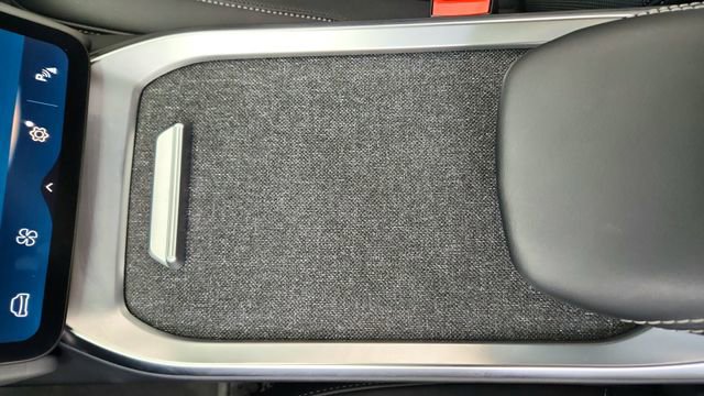 Used 2024 Lucid Air Pure RWD image 49