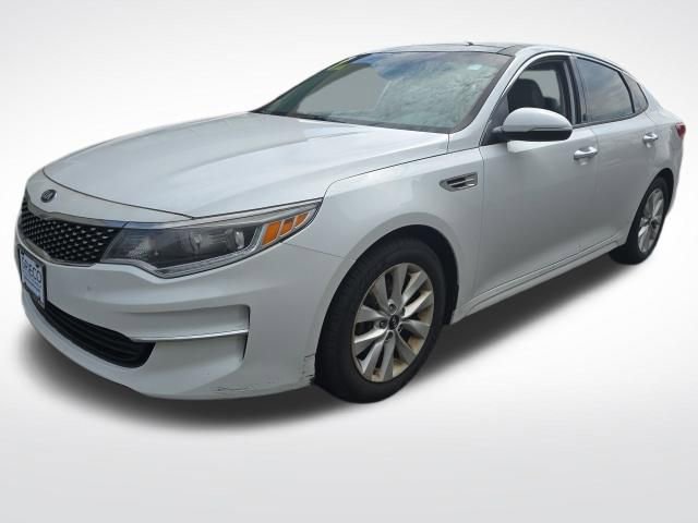 Used 2018 Kia Optima EX w/ Premium Package FWD image 3