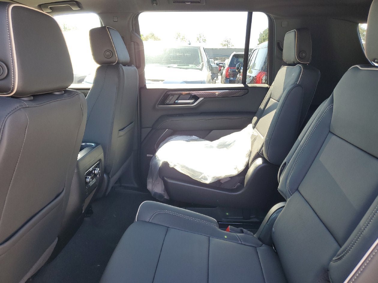 New 2027 GMC Yukon XL Elevation w/ Elevation Preferred Package RWD image 11