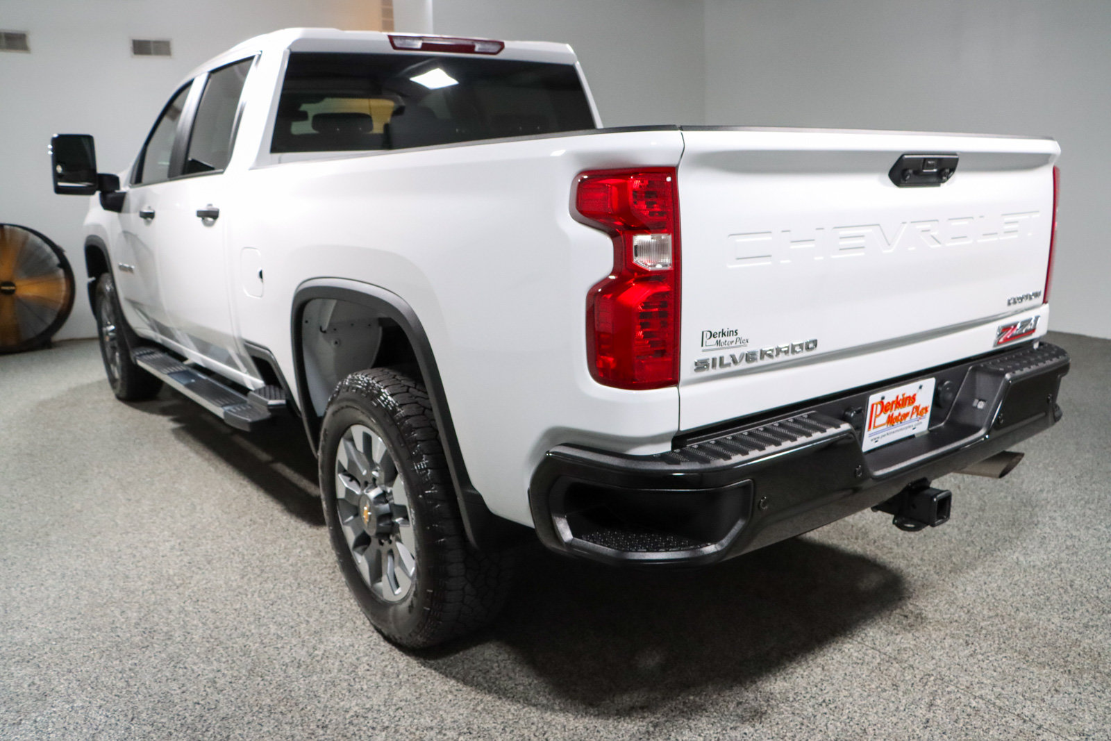 Used 2025 Chevrolet Silverado 2500 Custom w/ Custom Value Package AWD/4WD image 9