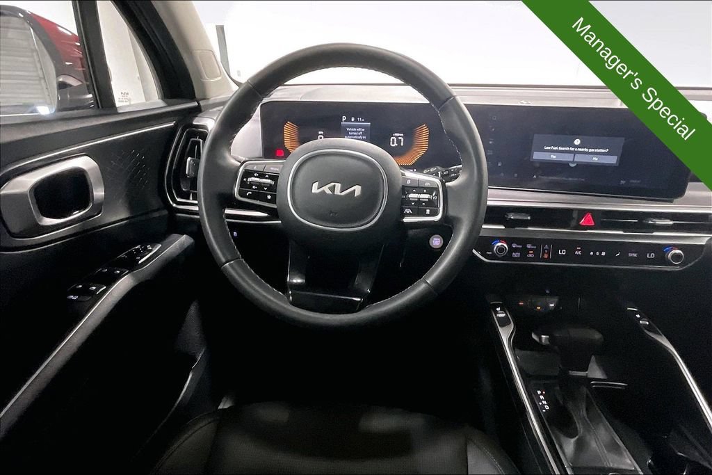 Used 2025 Kia Sorento S w/ Panoramic Sunroof Package FWD image 6