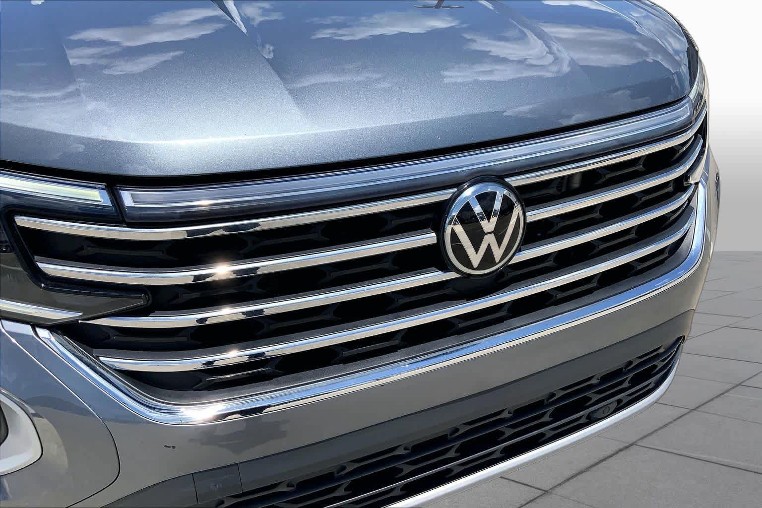 Used 2024 Volkswagen Atlas SE AWD/4WD image 29