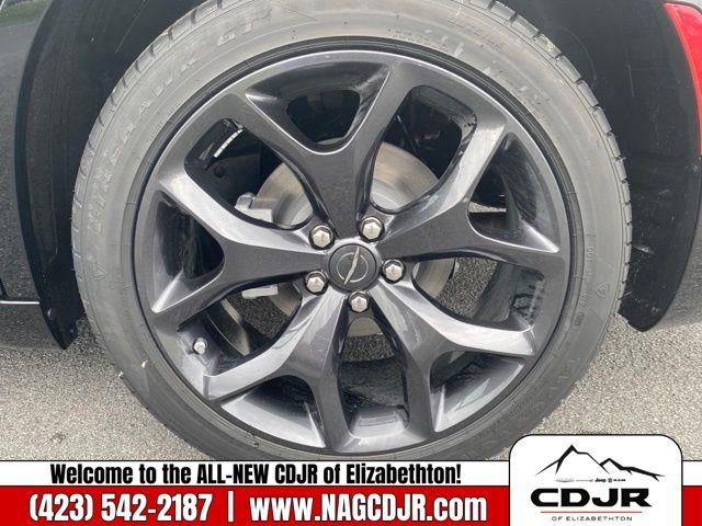 New 2023 Chrysler 300 S w/ Comfort Group image 28